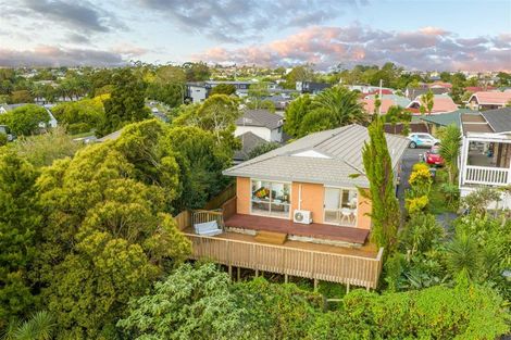 Photo of property in 35e Edmonton Road, Henderson, Auckland, 0612