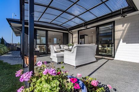 Photo of property in 17 Goldie Drive, Rangiora, 7400