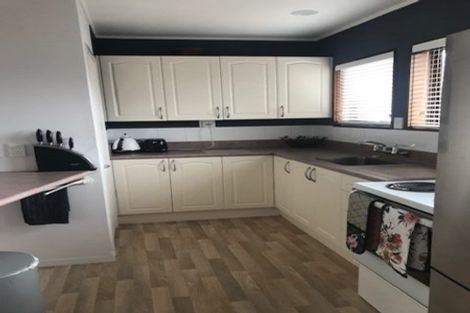 Photo of property in 2/131 Union Road, Howick, Auckland, 2014