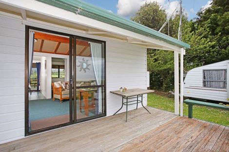 Photo of property in 861 East Coast Road, Kaiaua, Pokeno, 2473