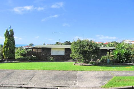 Photo of property in 1/20 Halldene Terrace, Red Beach, 0932