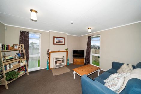 Photo of property in 25 Kamahi Avenue, Hawera, 4610