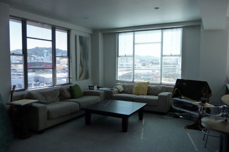 Photo of property in Grandstand Apartments, 11/80u Kent Terrace, Mount Victoria, Wellington, 6011