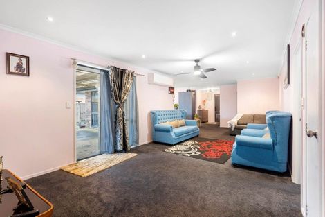 Photo of property in 46 Kayes Road, Pukekohe, 2120