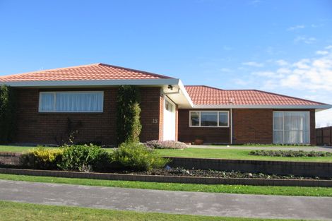 Photo of property in 15 Montana Way, Milson, Palmerston North, 4414