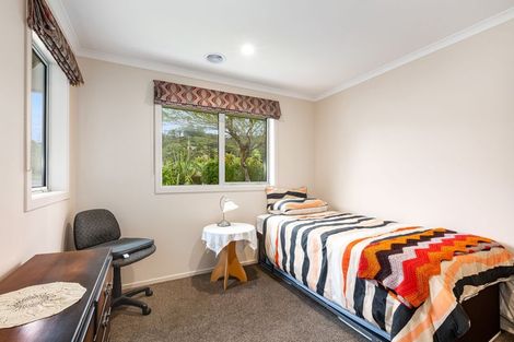 Photo of property in 21 Resolution Drive, Whitby, Porirua, 5024