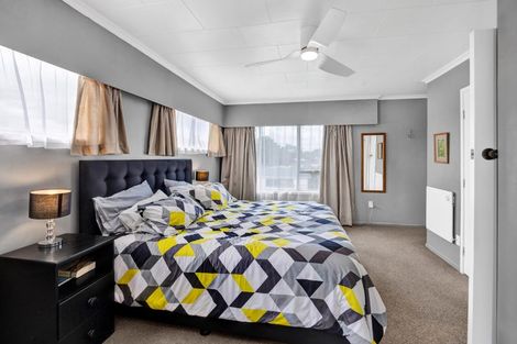 Photo of property in 14 Kowhai Street, Strandon, New Plymouth, 4312