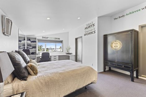Photo of property in 298 Huatoki Street, Upper Vogeltown, New Plymouth, 4310