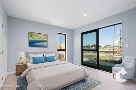 Photo of property in 8 Taipahitini Road, Rosehill, 2113