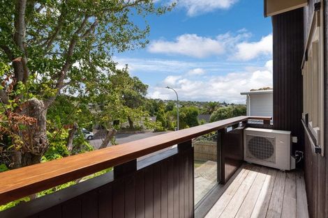 Photo of property in 22 Surville Place, Mairangi Bay, Auckland, 0630