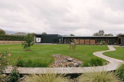 Photo of property in 38a Pohutukawa Drive, Levin, 5571