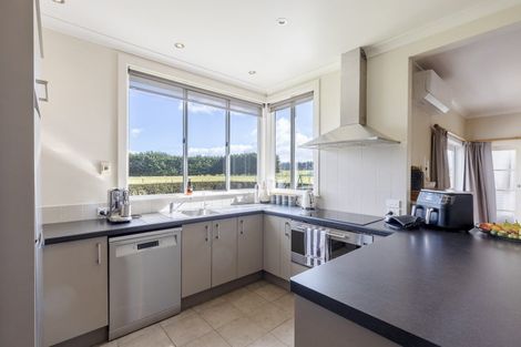 Photo of property in 71 Laws Road, Dannevirke, 4972