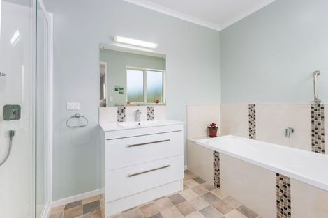 Photo of property in 8 Bluejacket Place, Whitby, Porirua, 5024