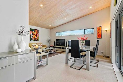 Photo of property in 14b Saffron Street, Birkdale, Auckland, 0626