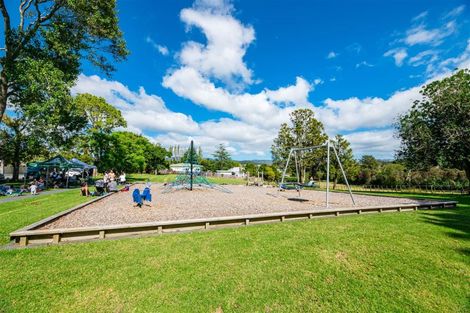 Photo of property in 176 Henderson Valley Road, Henderson, Auckland, 0612
