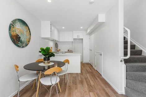 Photo of property in 40 Tokai Place, Glen Eden, 0602