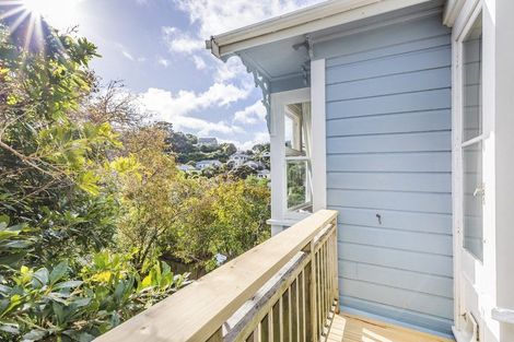 Photo of property in 36 Sutherland Crescent, Melrose, Wellington, 6023
