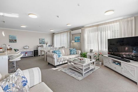 Photo of property in 58 Rewa Rewa Lane, Orewa, 0931