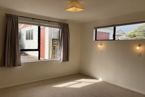 Photo of property in 254 Mitchell Street, Brooklyn, Wellington, 6021