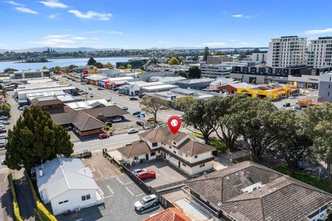 Photo of property in 182 Devonport Road, Tauranga, 3110