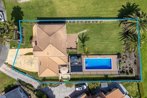 Photo of property in 11 Azure Grove, Unsworth Heights, Auckland, 0632