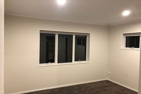 Photo of property in 28 Pooley Street, Pakuranga Heights, Auckland, 2010