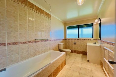 Photo of property in 30 Toomer Place, Beachlands, Auckland, 2018