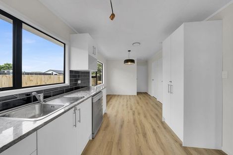 Photo of property in 9 Southview Place, Wattle Downs, Auckland, 2102