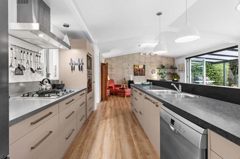 Photo of property in 29 Mill Road, Clive, 4102