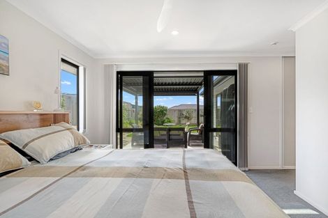 Photo of property in 4 Te Taniwha Road, One Tree Point, 0118