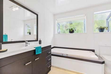 Photo of property in 7 Kilcar Place, Massey, Auckland, 0614