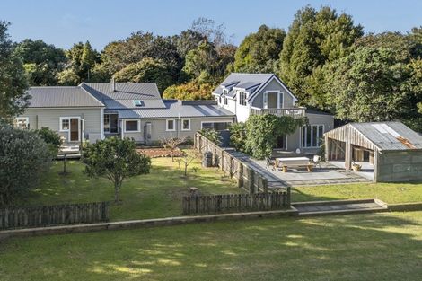 Photo of property in 100 Oxford Road, Okato, 4335