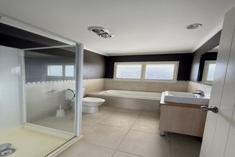 Photo of property in 13 Cornwall Place, Karaka, Papakura, 2113