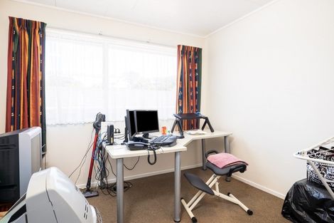 Photo of property in 2 Waterloo Place, Westown, New Plymouth, 4310