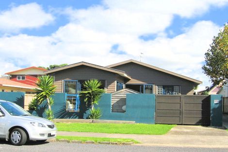 Photo of property in 2/57 Hattaway Avenue, Bucklands Beach, Auckland, 2012