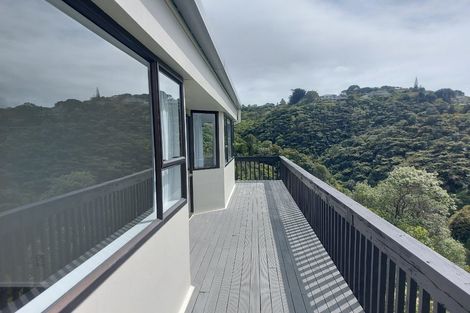 Photo of property in 66 Miromiro Road, Normandale, Lower Hutt, 5010