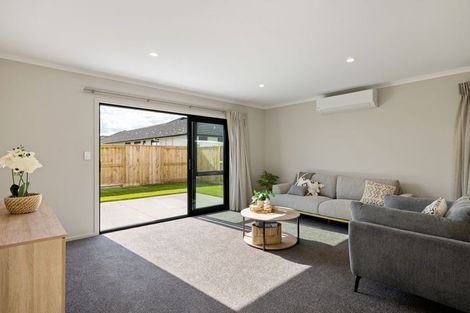 Photo of property in 19 Kakariki Lane, Rototuna North, 3210