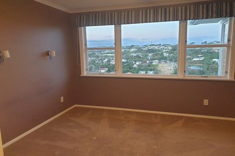 Photo of property in 111 Ruskin Road, Newlands, Wellington, 6037