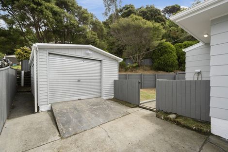 Photo of property in 33 Kairanga Crescent, Wainuiomata, Lower Hutt, 5014
