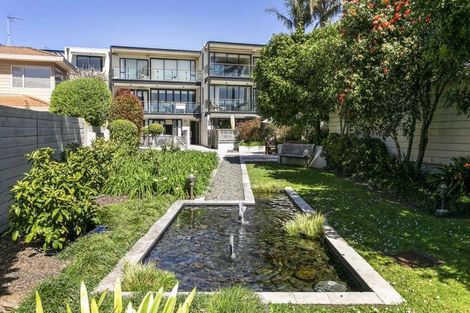 Photo of property in 2a/7 Frieston Road, Milford, Auckland, 0620