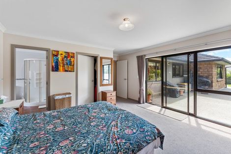 Photo of property in 15 Fairway Oaks Drive, Waikanae Beach, Waikanae, 5036