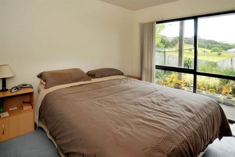 Photo of property in 33a Bronzewing Terrace, Unsworth Heights, Auckland, 0632