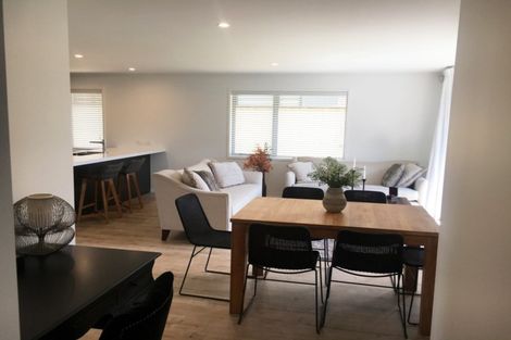 Photo of property in 19 Papa Orchard Drive, Kumeu, 0810