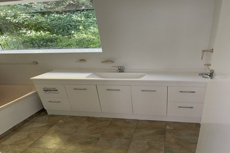 Photo of property in 6 Churton Drive, Churton Park, Wellington, 6037