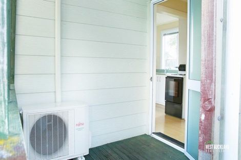 Photo of property in 1 Imperial Place, Henderson, Auckland, 0612