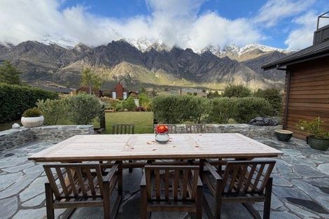 Photo of property in 1 Hovingham Court, Jacks Point, Queenstown, 9371