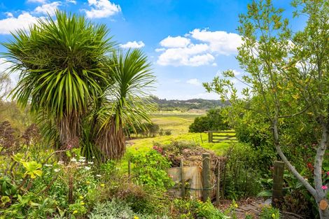 Photo of property in 107 Harataua Road, Port Albert, Wellsford, 0973