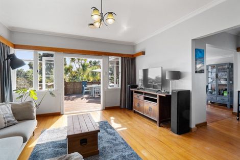 Photo of property in 14 Rimu Street, Strandon, New Plymouth, 4312