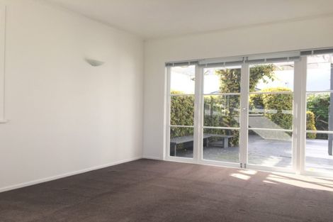 Photo of property in 12 Bridgens Avenue, Te Atatu Peninsula, Auckland, 0610