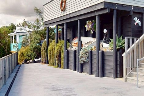 Photo of property in 112 Kahukura Avenue, Waitarere Beach, Levin, 5510